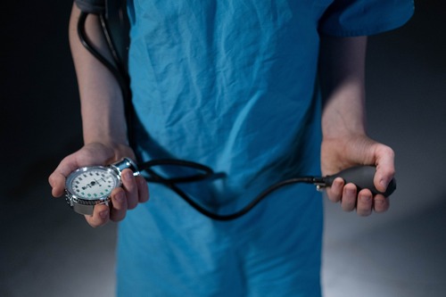 Photo d&rsquo;un médecin avec un stetoscope